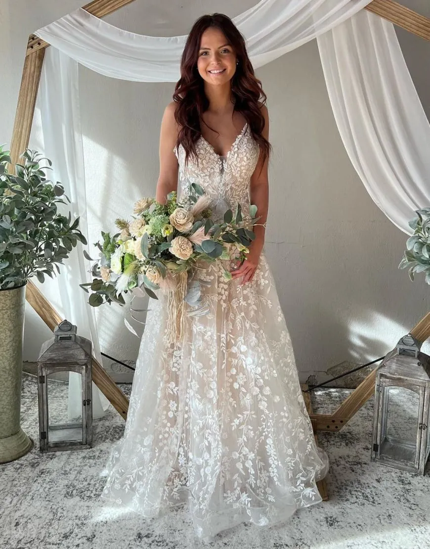Madisyn | Champagne A-Line Spaghetti Straps Key Hole Back Wedding Dress